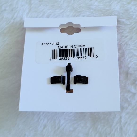 Juicy🍊 Couture Textured Crown👑 Ring💍 - Picture 5 of 16